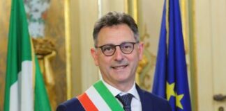 Corruzione elettorale, terremoto nel barese: arrestati sindaco e marito dell’assessora ai trasporti. Voti comprati per 50 euro