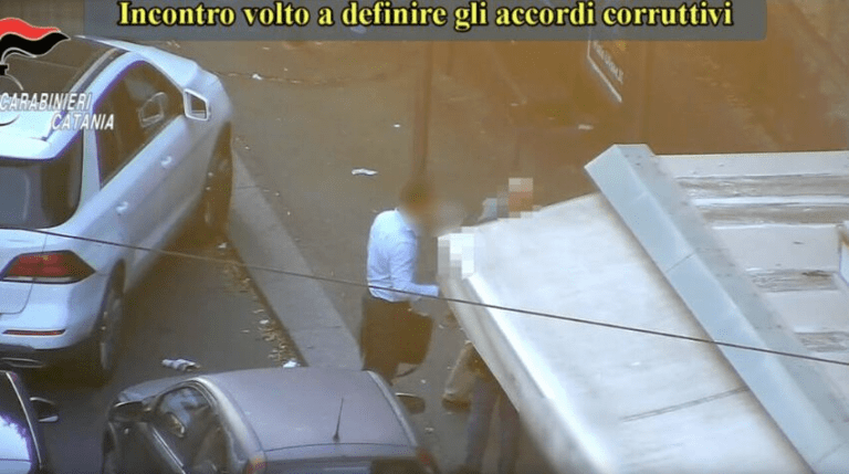 Mafia e corruzione, l’inchiesta che scuote la Sicilia: arrestato sindaco del Catanese. Sospeso il vice presidente della Regione