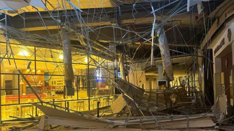 Crollo al Centro Commerciale Campania, la Procura apre un’inchiesta