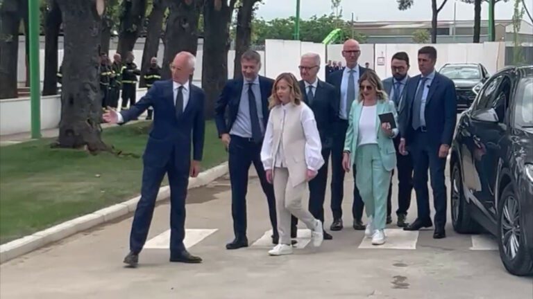 Meloni torna a Caivano, oggi inaugura il nuovo centro sportivo ex Delphinia