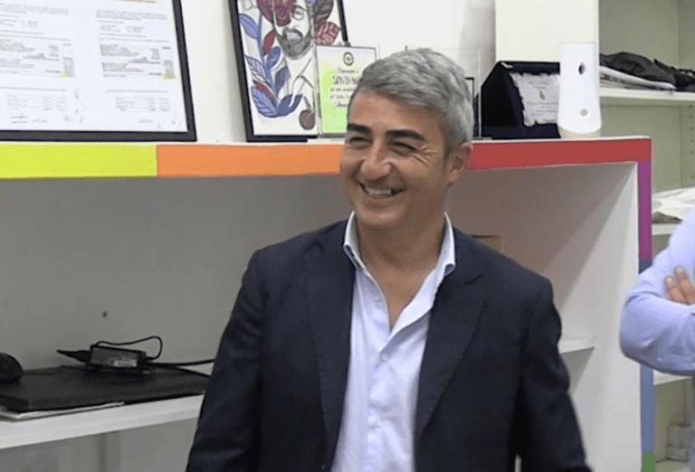 Aversa, la prefettura diffida il comune sul bilancio di previsione. De Michele: “Grave svista della filiera amministrativa”. E tiene banco il finto “caso” D’Angelo