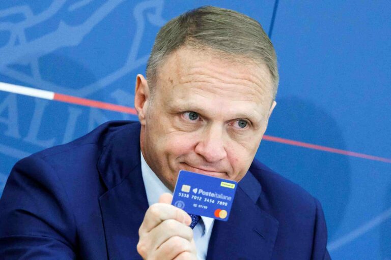 Social card Dedicata a te, aumenti a 500 euro da settembre. Lollobrigida: “Quest’anno 30mila beneficiari in più”