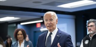 Biden sempre più solo, donatori dem congelano 90 milioni: Obama-Pelosi si muovono nell’ombra