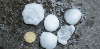 Maltempo al Nord, temporali e grandine: esonda il lago di Como. Italia divisa in due, al sud sole e 40 gradi