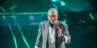 Lutto nel mondo della musica, morto Pino D’Angiò: addio al cantautore napoletano simbolo degli anni ’80