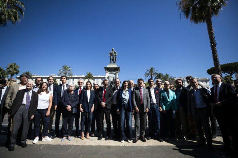 Autonomia, incognita quorum: promotori puntano sul Sud. Calenda lancia l’allarme: “Servono 13 milioni di voti”