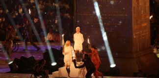 Paralimpiadi di Parigi 2024, la cerimonia di apertura dei giochi: Bebe Vio porta la fiaccola