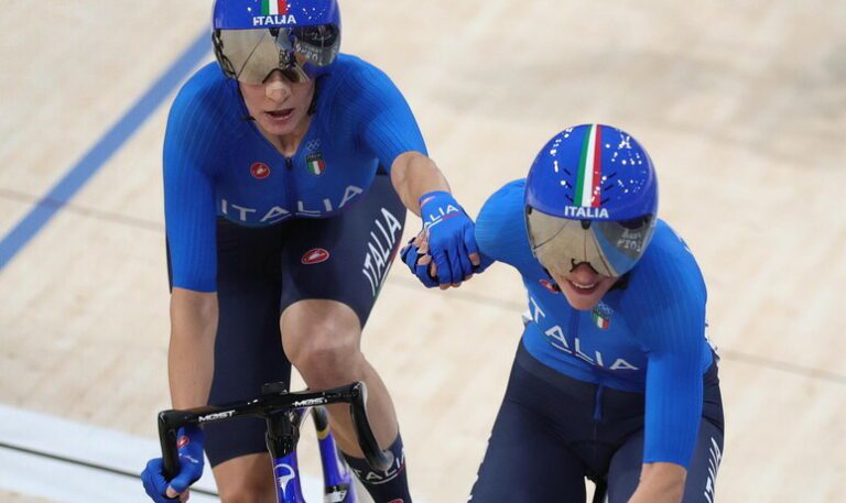Olimpiadi di Parigi 2024, Consonni e Guazzini oro nella Madison di ciclismo su pista. Impresa Battocletti: è argento nei 10.000 donne