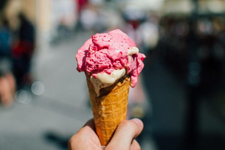 Santa Maria Capua Vetere, accusa malore dopo aver mangiato gelato: 25enne in gravissime condizioni, ipotesi shock anafilattico