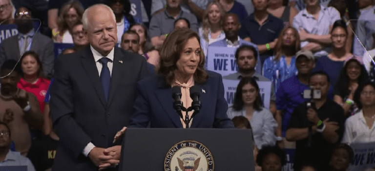 Usa 2024, Kamala Harris sceglie Tim Walz: “Siamo il futuro”