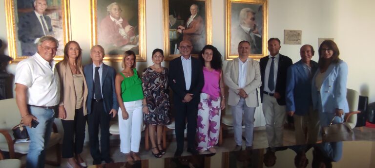 Il console generale dell’Ucraina ad Aversa con il sindaco Matacena, programmato incontro con i rappresentanti di 35 Paesi