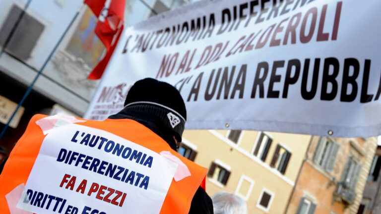 Autonomia differenziata, Cgil e Uil: “In Campania raccolte 180mila firme”