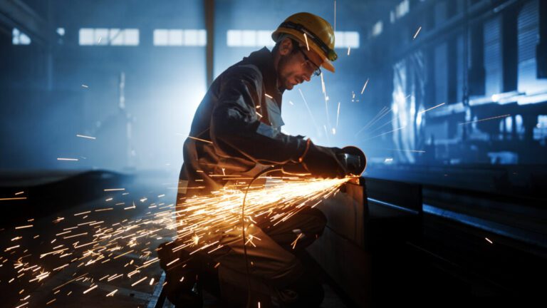 In calo il fatturato dell’industria a luglio: -0,4% mensile e -4,7% su base annua