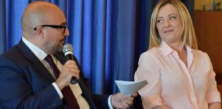 Caso Sangiuliano, le opposizioni attaccano: “Meloni venga a riferire in Parlamento”. Boccia: “Ricatto da chi occupa i palazzi del potere”