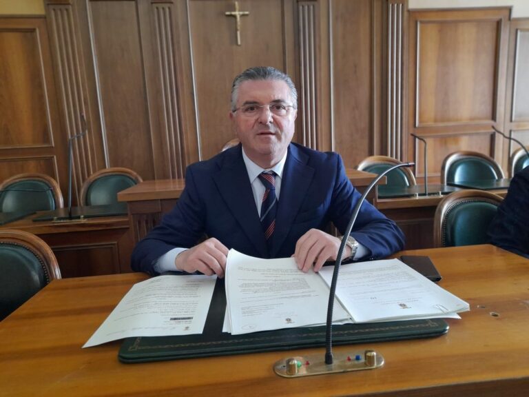 Salerno, Franco Alfieri resta in carcere: “no” del giudice agli arresti domiciliari