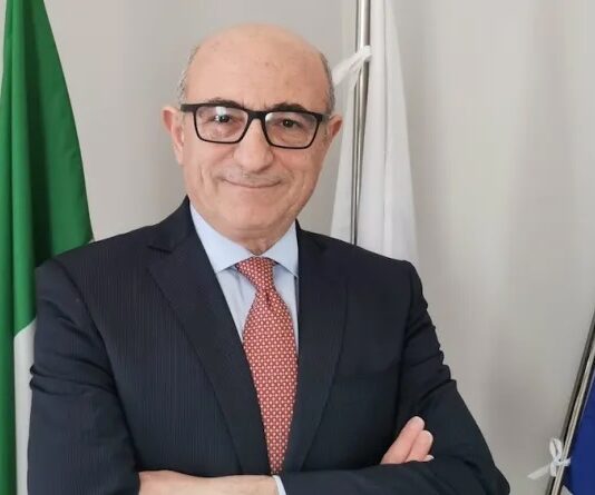 Aversa, pronta la nuova giunta. Out Forza Azzurra, Matacena nomina due tecnici. Maggioranza sostenuta da 13-14 consiglieri