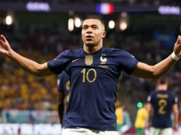 Mbappé indagato per violenza sessuale in Svezia, lui smentisce: «Fake news». E il ct Deschamps: “Distinguete il vero dal falso”