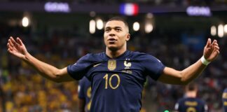 Mbappé indagato per violenza sessuale in Svezia, lui smentisce: «Fake news». E il ct Deschamps: “Distinguete il vero dal falso”