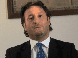 Aversa, Oliva vuole epurare anche il capo dell’area tecnica D’Angelo. Sullo sfondo i campi da padel dei Tulipano, parenti di Virgilio