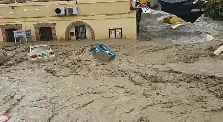 Spagna, alluvione a Valencia: 62 morti. Gli esperti: “Fenomeni meteo mai visti in cent’anni”