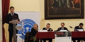 Ad Aversa il convegno “Violenza di genere: Scatti di consapevolezza”, le massime autorità si mobilitano a tutela delle donne