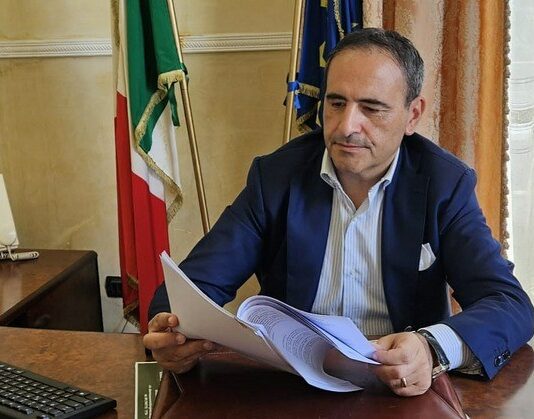 Scafati, si dimettono il sindaco Aliberti e la giunta: “Assenza di una prospettiva comune e di condivisione di intenti”