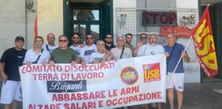Aversa, domani presidio ex lavoratori Tekra davanti al municipio: “Lottiamo per la difesa dell’occupazione, non molleremo”