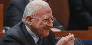 VIDEO Regionali Campania: sì al terzo mandato tra gesti anti-seccia, l’aplomb di Oliviero e la mediazione decisiva di Villano