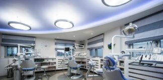 Parodontite trattata con l’estrazione di 20 denti, l’esperto: “È una tortura, non una terapia”