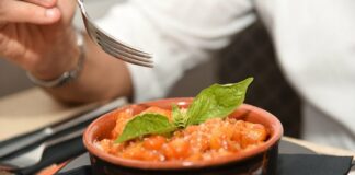 Tragedia a Roma, bambina di 9 anni mangia gli gnocchi al ristorante e muore