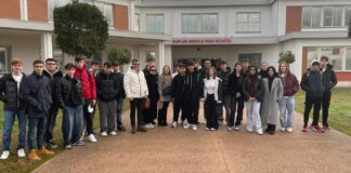 FOTOGALLERY Gli alunni dell’Isis Volta di Aversa in visita alla base americana di Gricignano, successo per il gemellaggio culturale