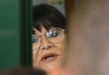 Prof arrestata a Castellammare, la coordinatrice della scuola: “Delusa dalle mamme, non dormo più la notte”