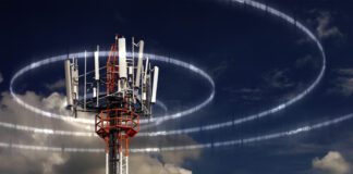 Orta, ripetitore nel parcheggio Fabulae. Città Visibile: “Vogliamo gli atti”. E poi accuse alla maggioranza. Anche Agorà sul piede di guerra