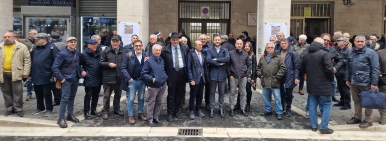 Sit-in al Genio Civile di Caserta, il presidente dei geometri Della Valle: “Ritardi divenuti insostenibili”