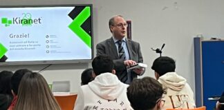 Aversa, ventennale di Kiranet: seminario al Liceo Fermi. Ecco il dispenser automatico gestire le terapie farmacologiche Fidray