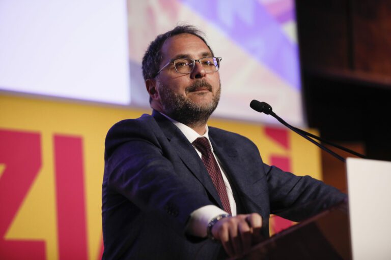 Psi, Maraio rieletto segretario nazionale: “Centrosinistra unito e aperto, ok modello Manfredi e buon governo De Luca”