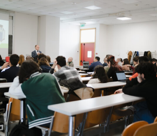 Il centro di ricerca Kiranet incontra gli studenti del SesaLab di Fisciano: la sanità del futuro passa attraverso tecnologia e digitalizzazione
