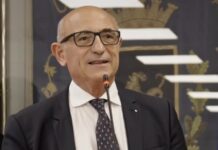 Forza Aversa diserta l’assise, Matacena azzera la giunta e ipotizza “altri passi”: non si esclude una nuova maggioranza