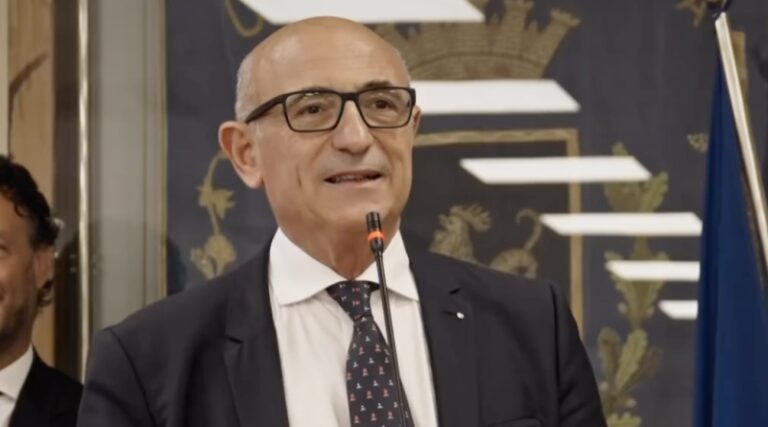 Aversa, pace tra Innocenti e Diana. Dello Vicario fa un disastro e perde la delega di vicesindaco, Di Virgilio verso l’Asi