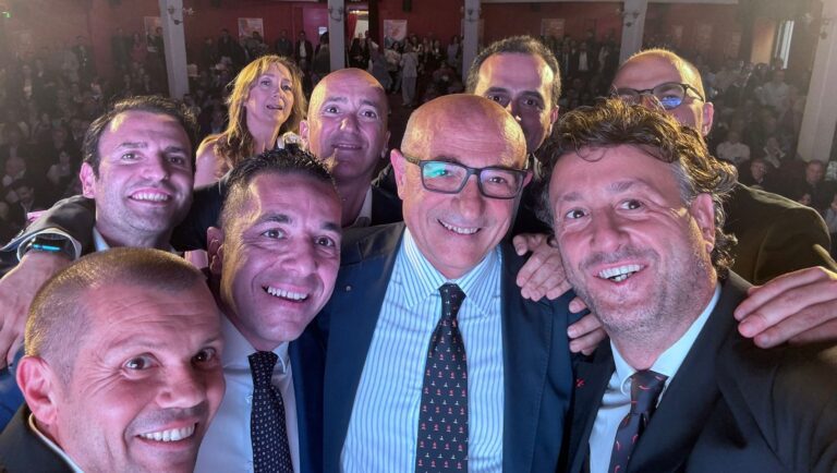 ECCO LE DELEGHE Aversa, Matacena porta a casa il rendiconto e assegna i nuovi “carichi” agli assessori. Guerra in aula su “ricatti e condizionamenti”