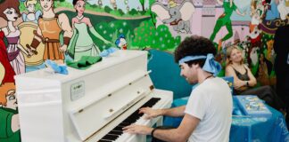 Napoli: Unicef e Kiranet a braccetto, donato pianoforte ai degenti di Pediatria del secondo Policlinico. Presente Roberto Colella della band “La Maschera”