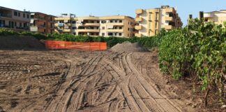 FOTO Orta di Atella, veemente protesta per un’antenna telefonica in via San Nicola: nascerà nei pressi della casa di Massaro