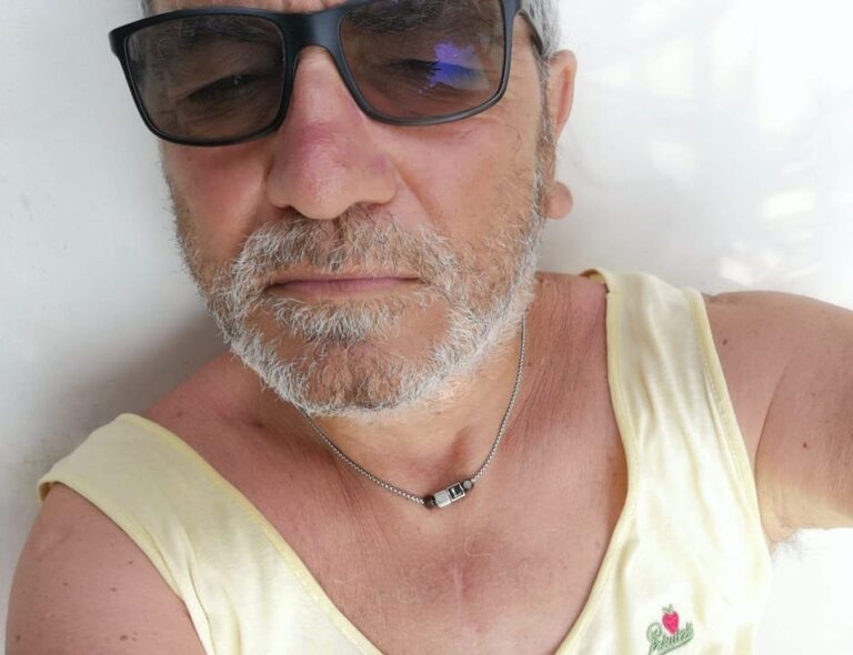 Cesa, per il suocero del sindaco Guida non si è liberi nemmeno di dire “buonasera”
