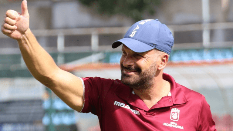 Real Normanna, mister Sanchez saluta con un post da brividi: “Abbraccio i tifosi uno ad uno, Aversa nel mio cuore per sempre”