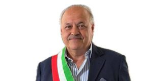 Il sindaco Caserta accusa Teverola in Testa: “Violenza psicologica istituzionale contro Simonelli e la segretaria comunale”