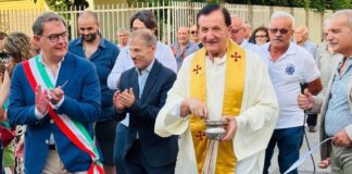 FOTO Cesa, post Fb di Villano più esilarante di Totò e Troisi: “Guida un mentore”. E la grammatica va a farsi benedire