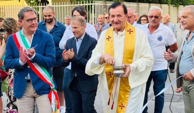 FOTO Cesa, post Fb di Villano più esilarante di Totò e Troisi: “Guida un mentore”. E la grammatica va a farsi benedire