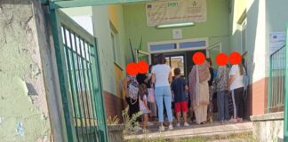 FOTO Bonifica provinciale Orta-Marcianise grazie a De Rosa. Al plesso di Casapozzano bambini delle elementari accolti tra le erbacce