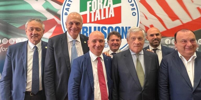 Forza Italia, Martusciello azzera la segreteria regionale: a Caputo e Bicchielli il compito di “vigilare” sui territori. Biondo esclusa dalla lista casertana