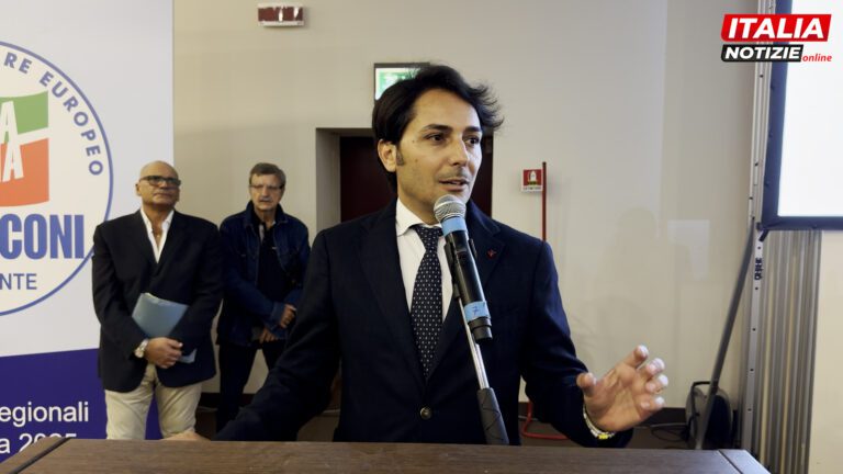 VIDEO Convention Fi Caserta, applausi per Pietro Consoli: “Serve l’impegno di tutti per migliorare la Campania”